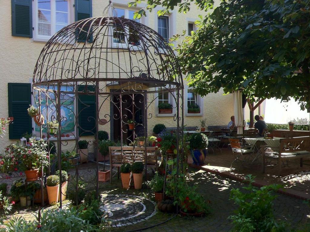 Gasthaus Schwanen & Villa Pfarrhus Stuhlingen Luaran gambar