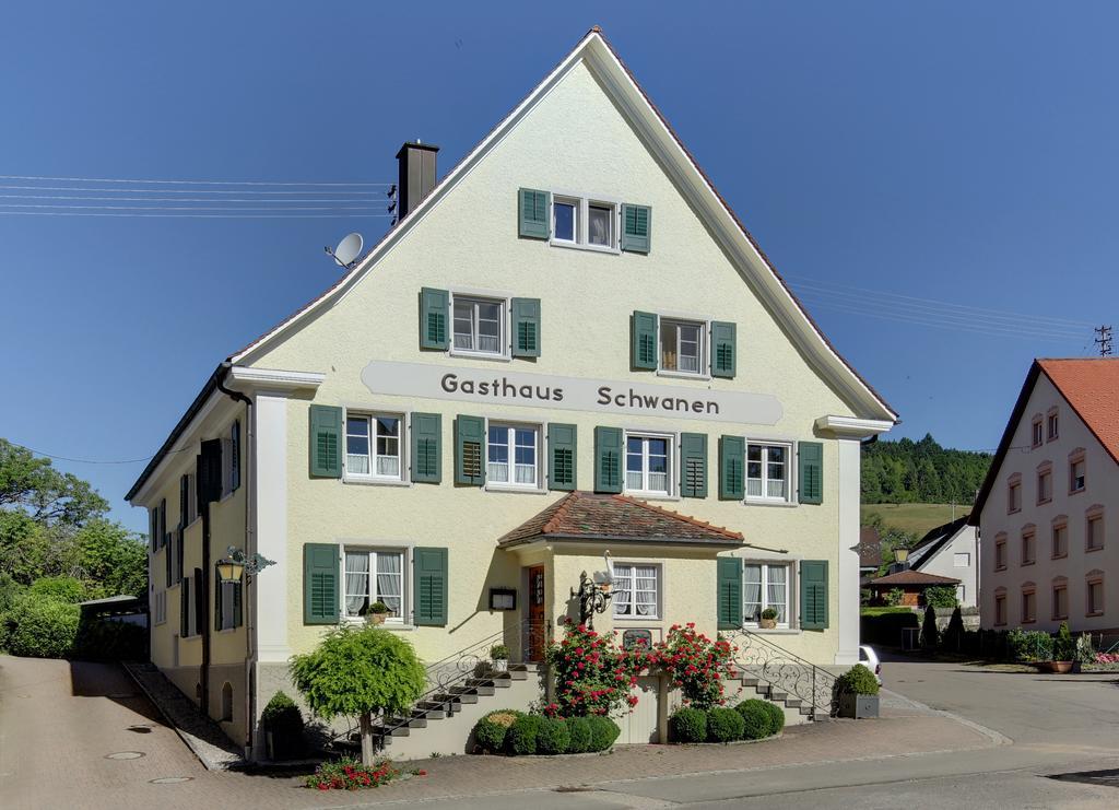 Gasthaus Schwanen & Villa Pfarrhus Stuhlingen Luaran gambar