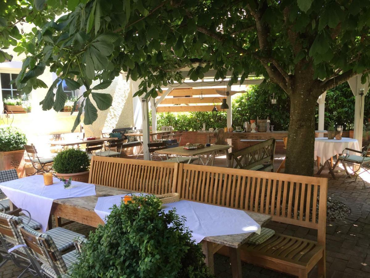Gasthaus Schwanen & Villa Pfarrhus Stuhlingen Luaran gambar